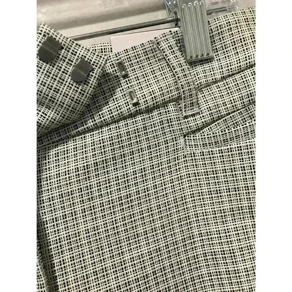 WHBM  NWT The slim crop pants size 6 - Picture 4 of 11
